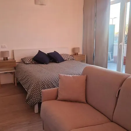 Cozy Flat For Vacation& Business In Famagosta Area Apartamento